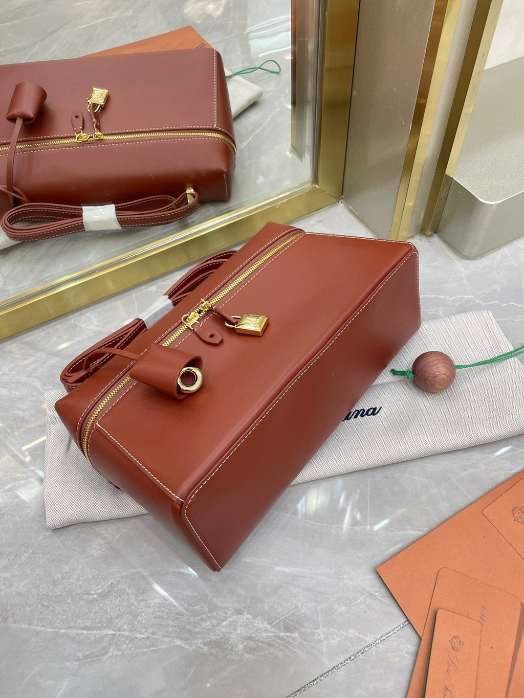 Saddle Loro Leather Bag