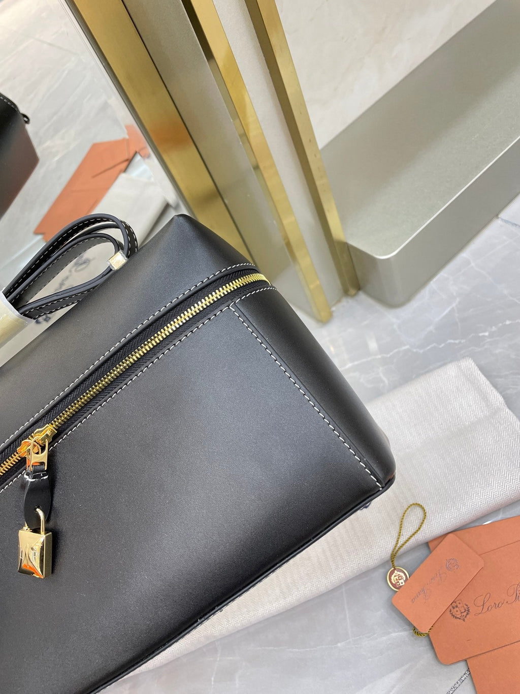 Saddle Loro Leather Bag