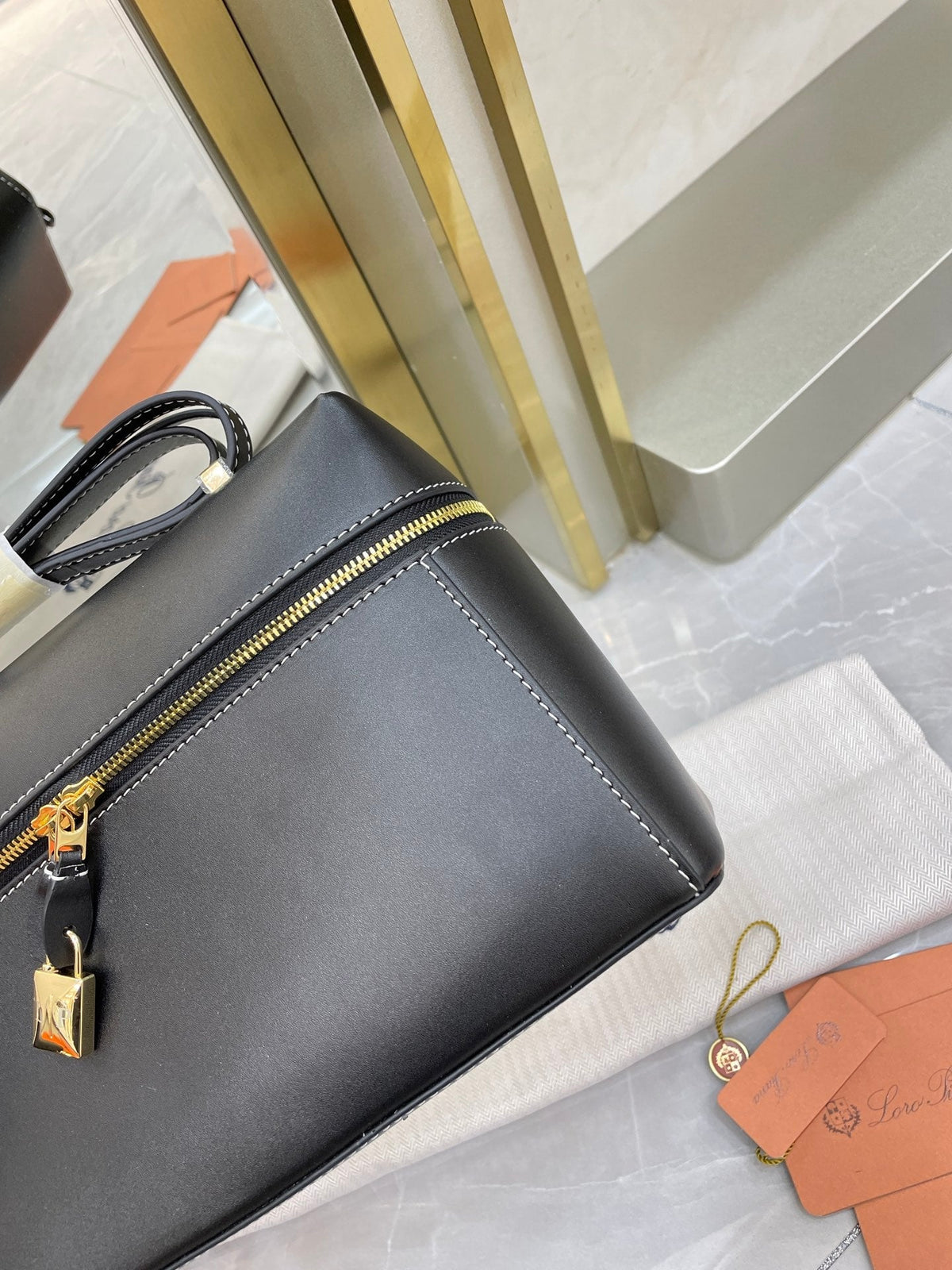 Saddle Loro Leather Bag