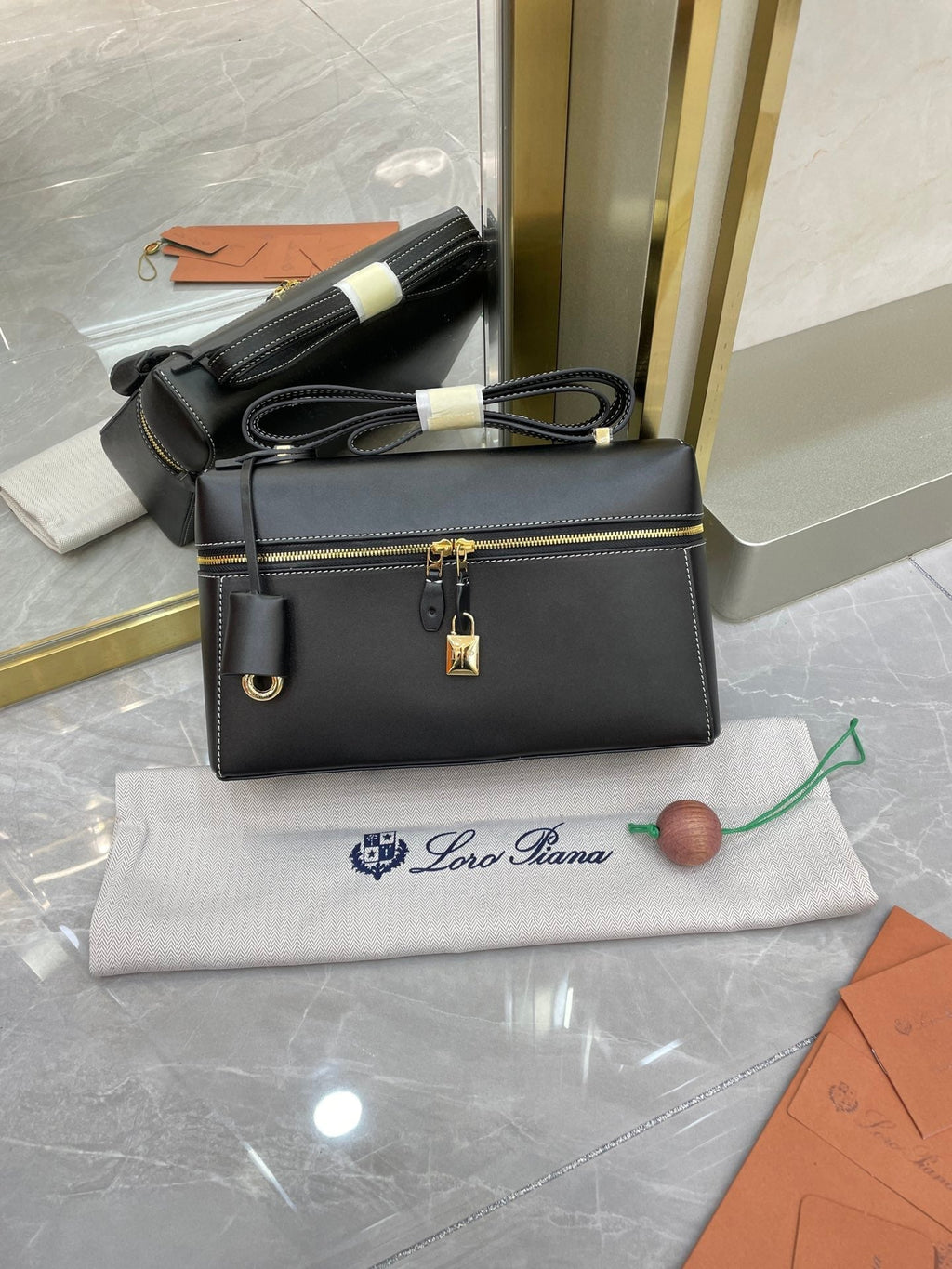 Saddle Loro Leather Bag
