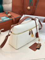 Loro 27 Leather Bag