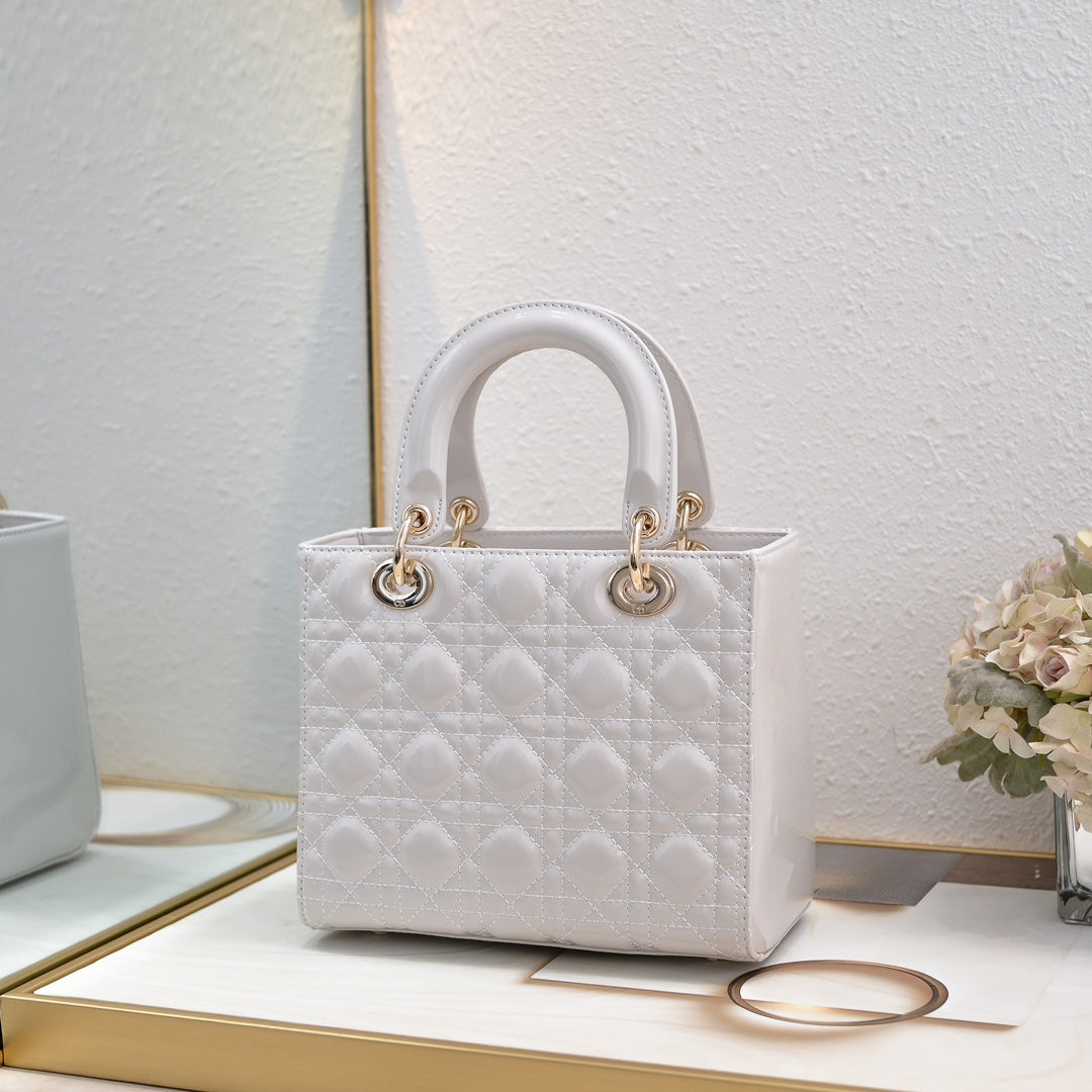Lady D Style Shoulder Bag – White (24cm)