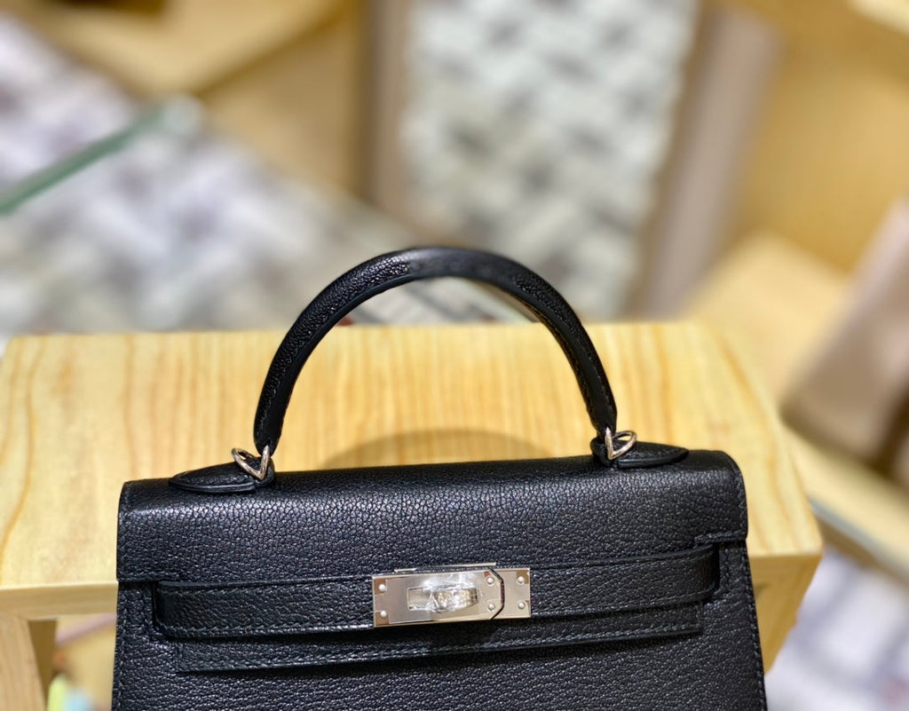 19 Chevre Black